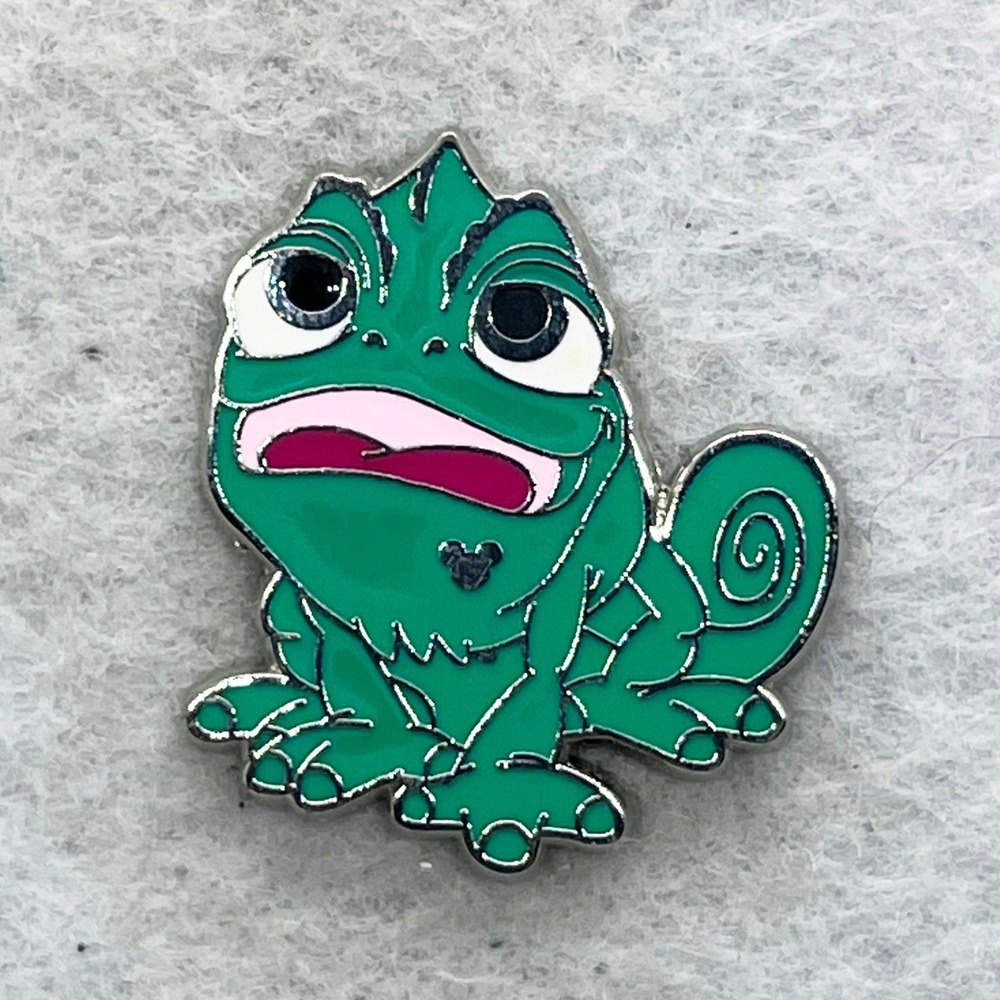 🔮 5/$25 Disney Tangled Green Pascal Pin